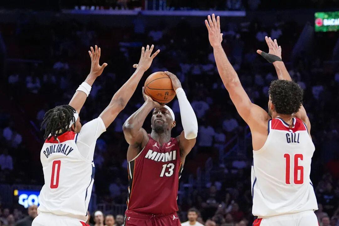 开云体育官网-狂砍83分！阿德巴约打破科比单场得分纪录，成历史第二人！队友帮助+对手成全，让纪录之夜争议不小！